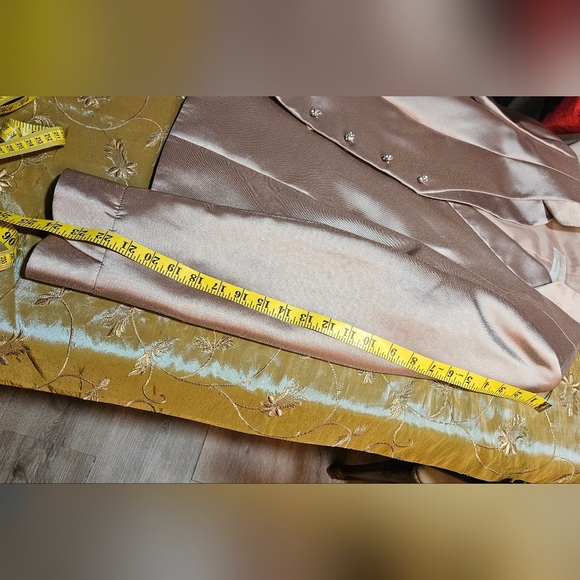 Elegant Brown Women's Blazer. Four Button. 3/4 Length Sleeves. Fully Lined. Sz L - Picture 6 of 10